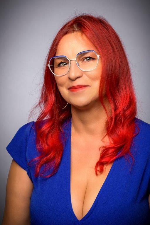 Porträt mit Brille aus dem Fotoshooting von matena moments, Bild 4 von 5