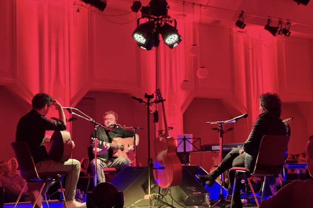 Musiker beim Songwriter-Circle mit Uwe Kolberg im Haus Schwärzetal Eberswalde 2025