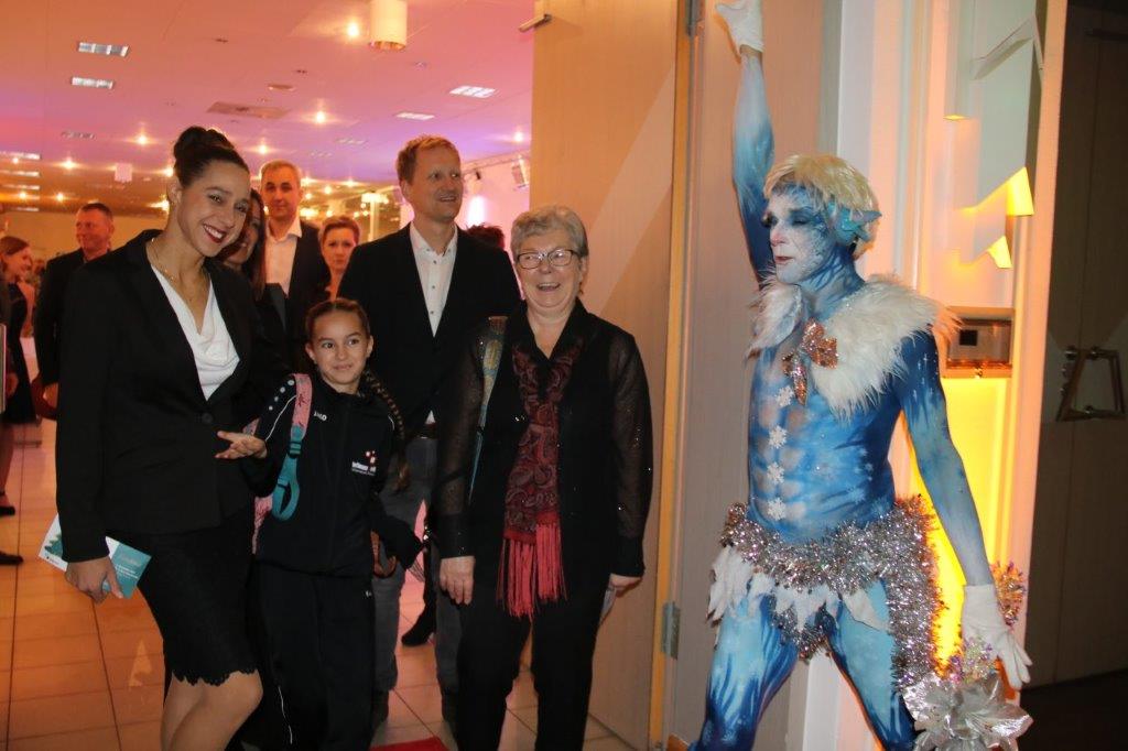 Familie beim Empfang der Benefiz-Gala 2023