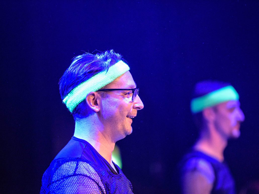 Teilnehmer der Showeinlage beim 22. brillenball 2017 von hoffmann und brillen