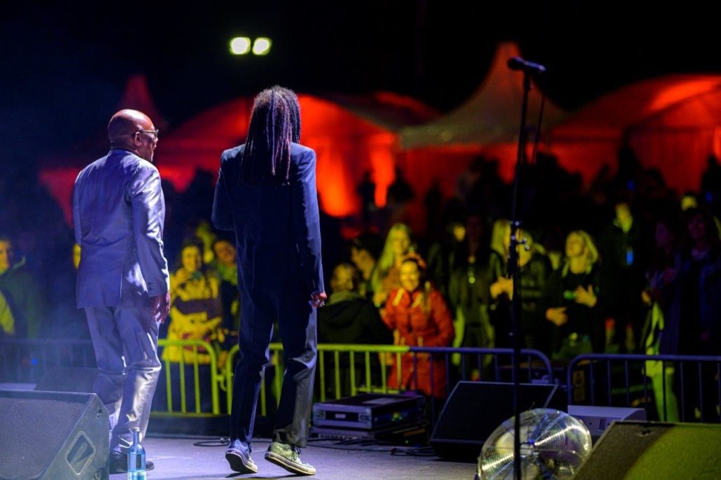Blick von der Bühne auf das Publikum beim brillenball OpenAir 2020