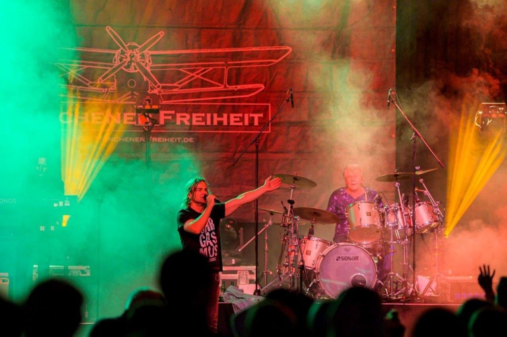 Gesang und Schlagzeug von Münchener Freiheit beim brillenball OpenAir 2020
