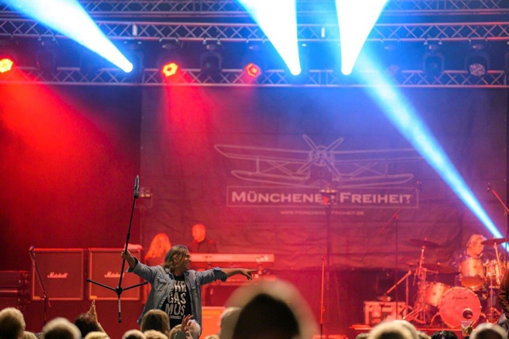 Auftritt von Münchener Freiheit auf der Bühne des brillenball OpenAir 2020