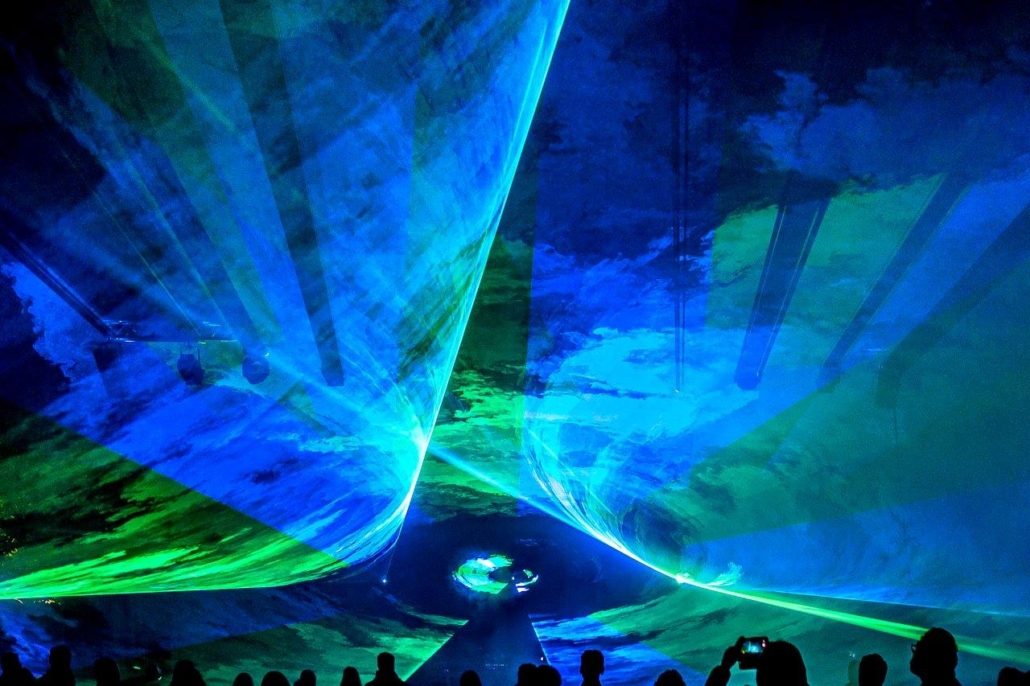 Lasershow in Blau und Grün beim brillenball OpenAir 2020