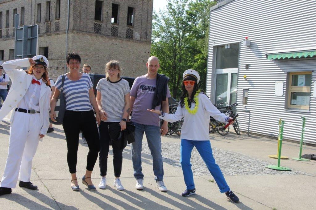 Ankunft der Gäste am Eingang zum brillenball OpenAir 2022